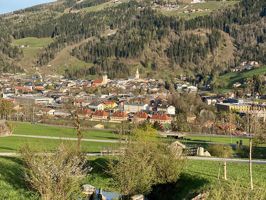 Aussicht vom Reithabhof auf Schladming in Österreich