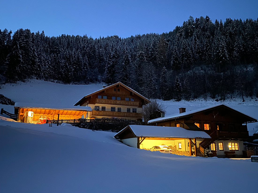 Reithabhof bei Nacht